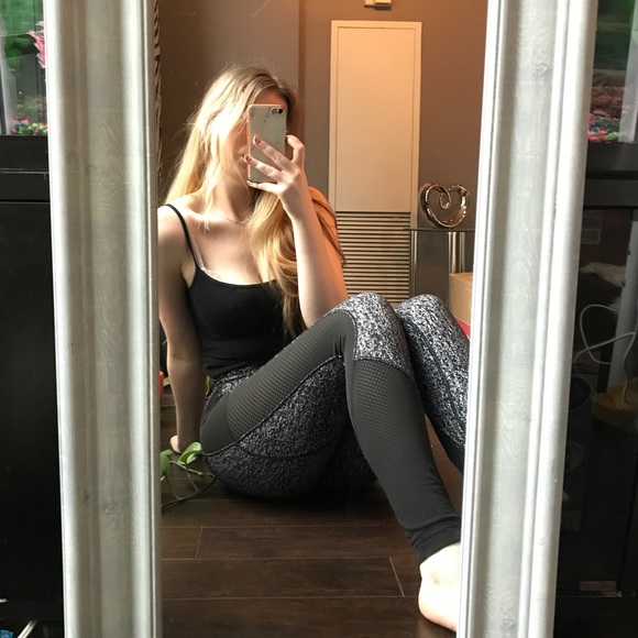 Lululemon Fit Physique leggings - Picture 2 of 12